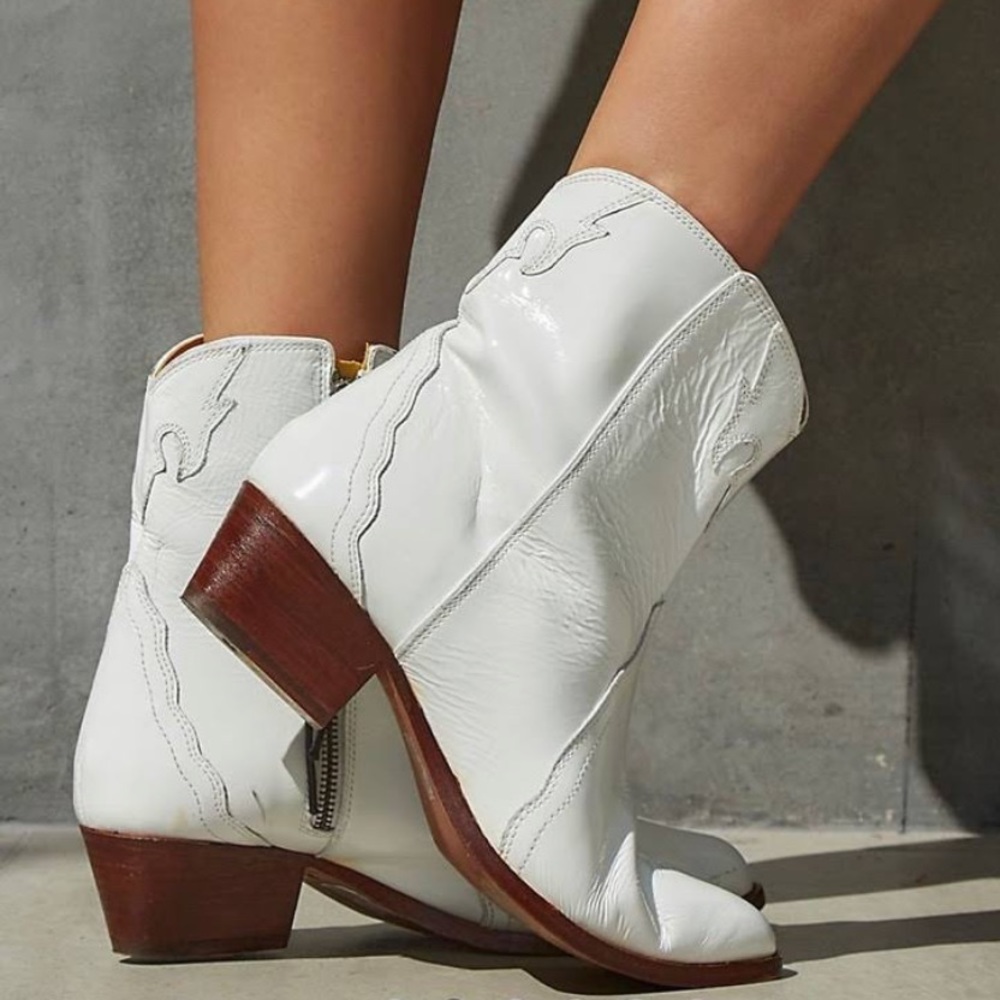 FREE PEOPLE NEW FRONTIER WESTERN BOOT WHITE 9
